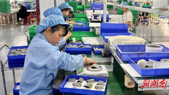 一企业用小小化妆刷“破圈” 湖南日报麻将胡了模拟器试玩从沿海到内陆炎陵