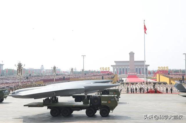 聊阅兵中那些尖端的空天武器PG电子麻将胡了2试玩聊(图2)